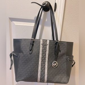 Michael Kors shoulder tote, zip top